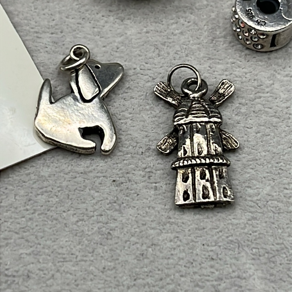 Lot of tested sterling silver charms ready to add to your charm bracelet resale - Picture 4 of 13